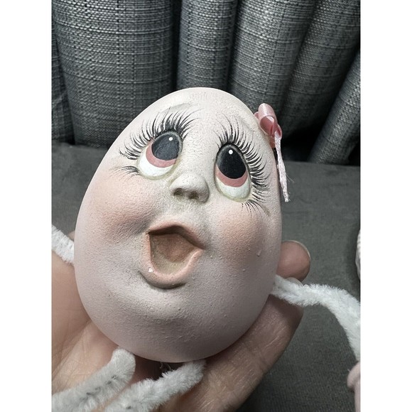 VTG Anthropomorphic Ceramic Egg Pink Shelf Sitter Figures Sleepy Happy Basket - Picture 8 of 16